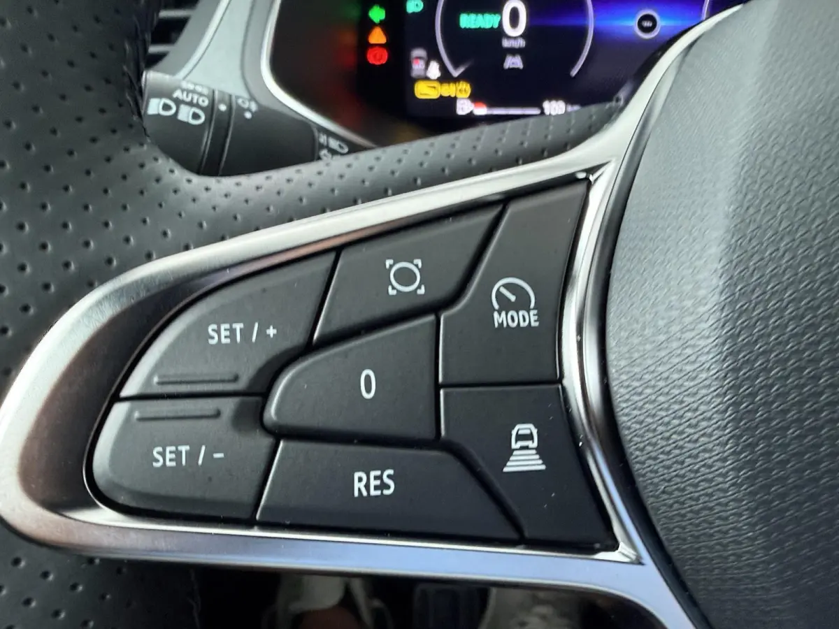 techno full hybrid E-Tech 160 | Pack winter | Pack advanced driving assist |