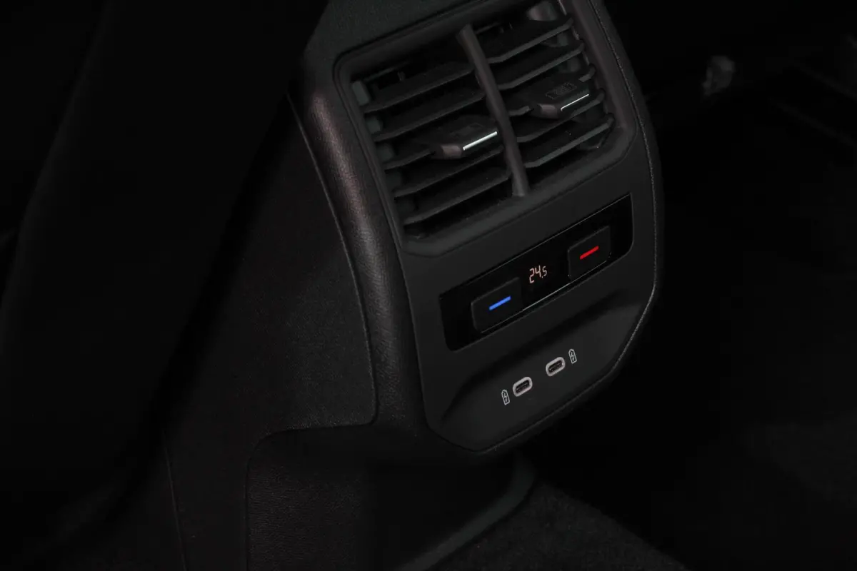 1.5 TSI 150pk Automaat ST FR Navigatie Adaptive Cruise Control Lane Assist Stoel/Stuurverwarming Keyless Go