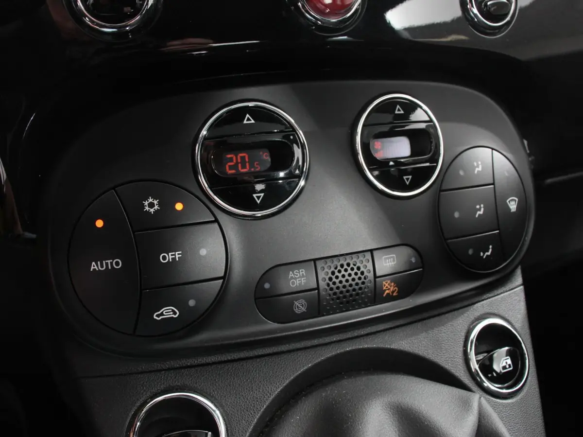 1.0 Hybrid Dolcevita Finale Panorama dak Cruise Control Climate Control Dab Digitale Cockpit Navigatie Apple Carplay/Android Auto Parkeer Sensoren  Lichtmetalen Velgen Cruise Control