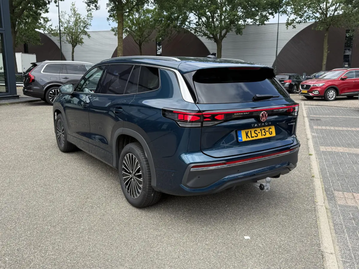 1.5 eHybrid Elegance STOEL- & STUURWIELVERWARMING | IQ LED | ELEK. TREKHAAK | 360° CAMERA | BLIND SPOT | ADAPTIVE CRUISE CONTROL | FABRIEKSGARANTIE | ALL IN RPIJS |