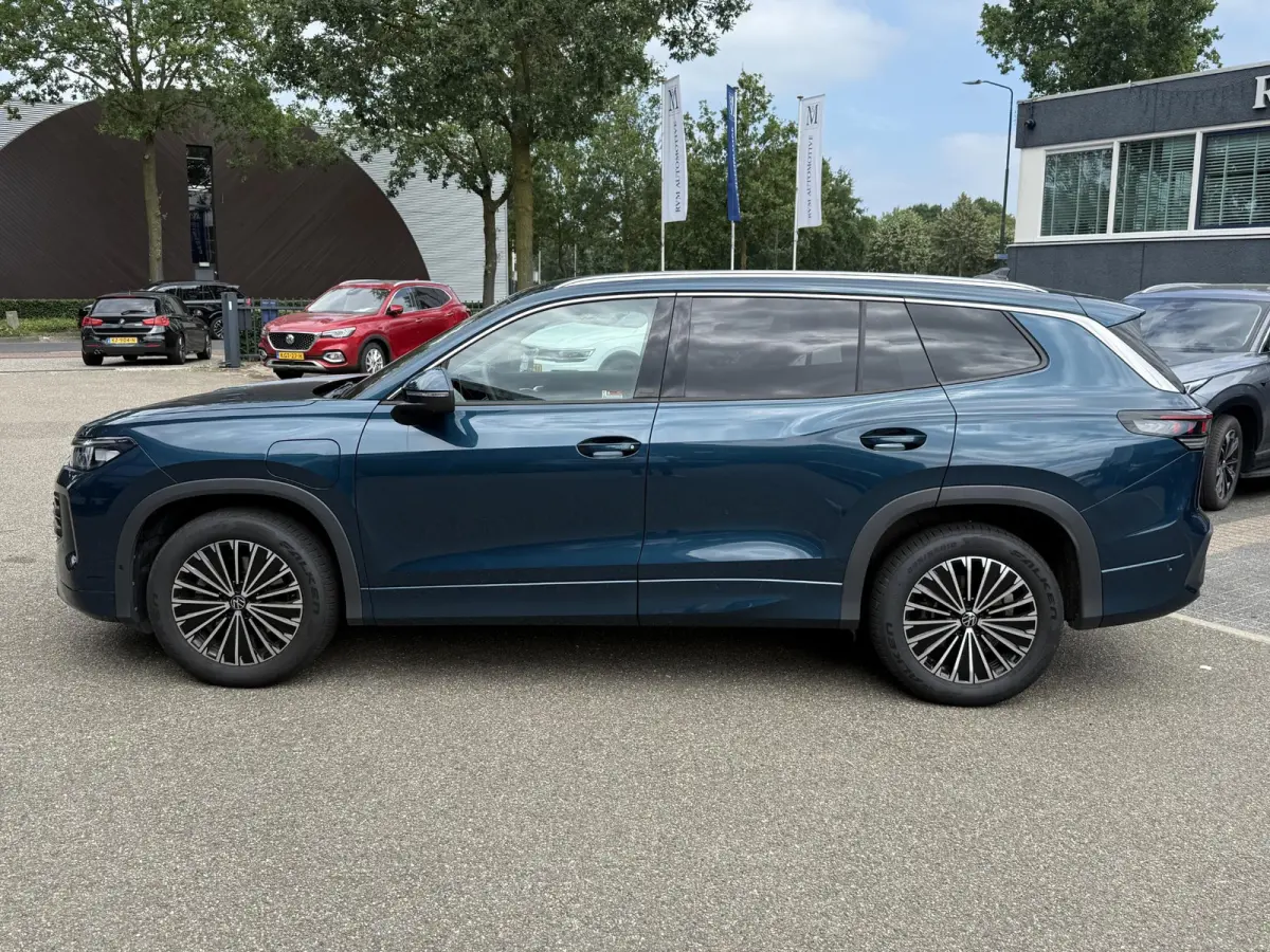 1.5 eHybrid Elegance STOEL- & STUURWIELVERWARMING | IQ LED | ELEK. TREKHAAK | 360° CAMERA | BLIND SPOT | ADAPTIVE CRUISE CONTROL | FABRIEKSGARANTIE | ALL IN RPIJS |