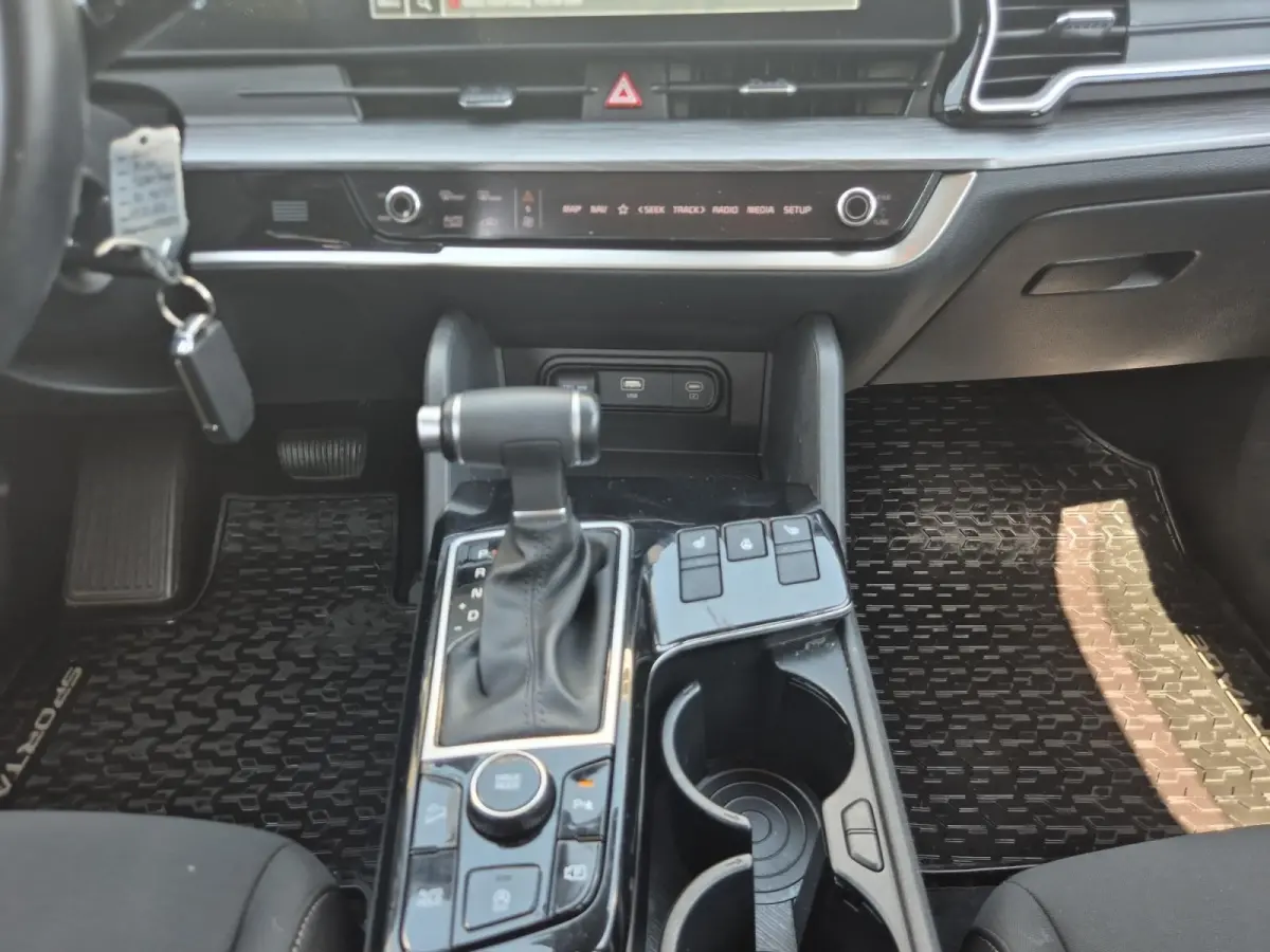 1.6 T-GDi MHEV DynamicLine | Automaat | Climate Control | Cruise Control | Stoelverwarming | Stuurverwarming | Navigatie | Camera | Parkeersensoren |