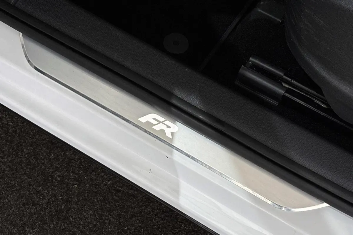 1.5 TSI FR Business Intense Automaat Trekhaak Pano Leder Stoelverwarming