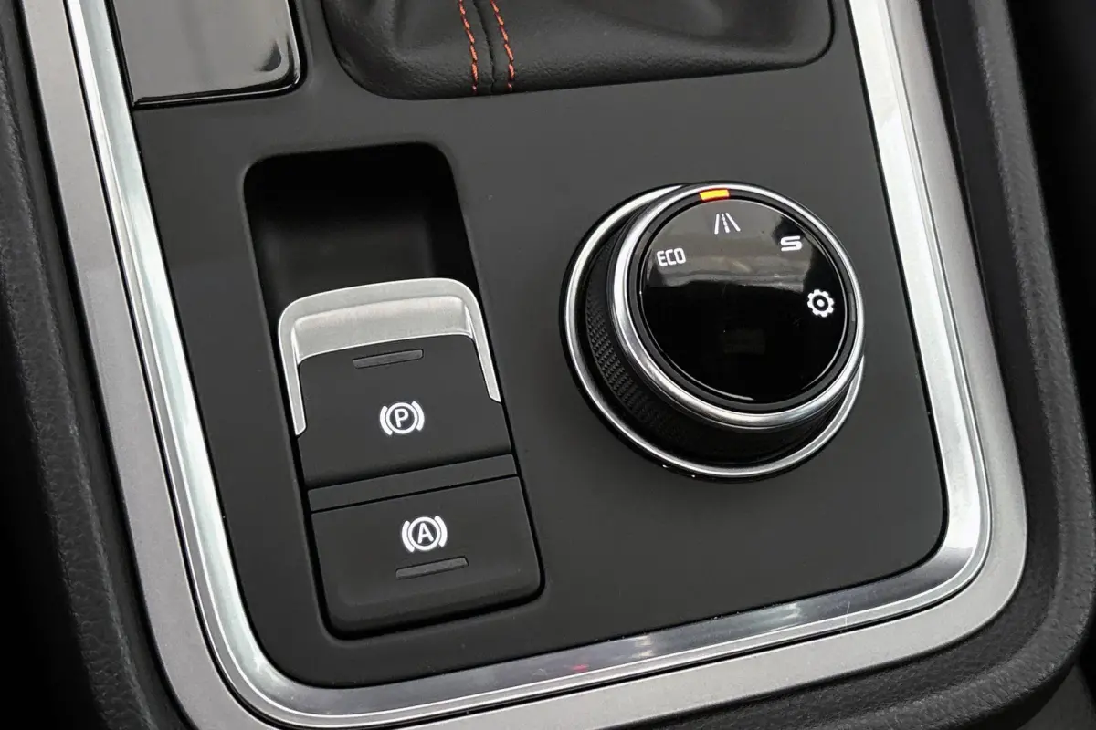 1.5 TSI FR Business Intense Automaat Trekhaak Pano Leder Stoelverwarming