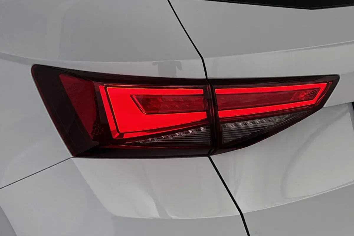 1.5 TSI FR Business Intense Automaat Trekhaak Pano Leder Stoelverwarming
