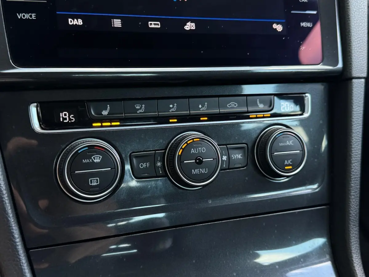 1.0 TSI Comfortline | LED | Camera | CarPlay | Adaptive Cruise | Navigatie | Climate | Stoelverwarming | DAB