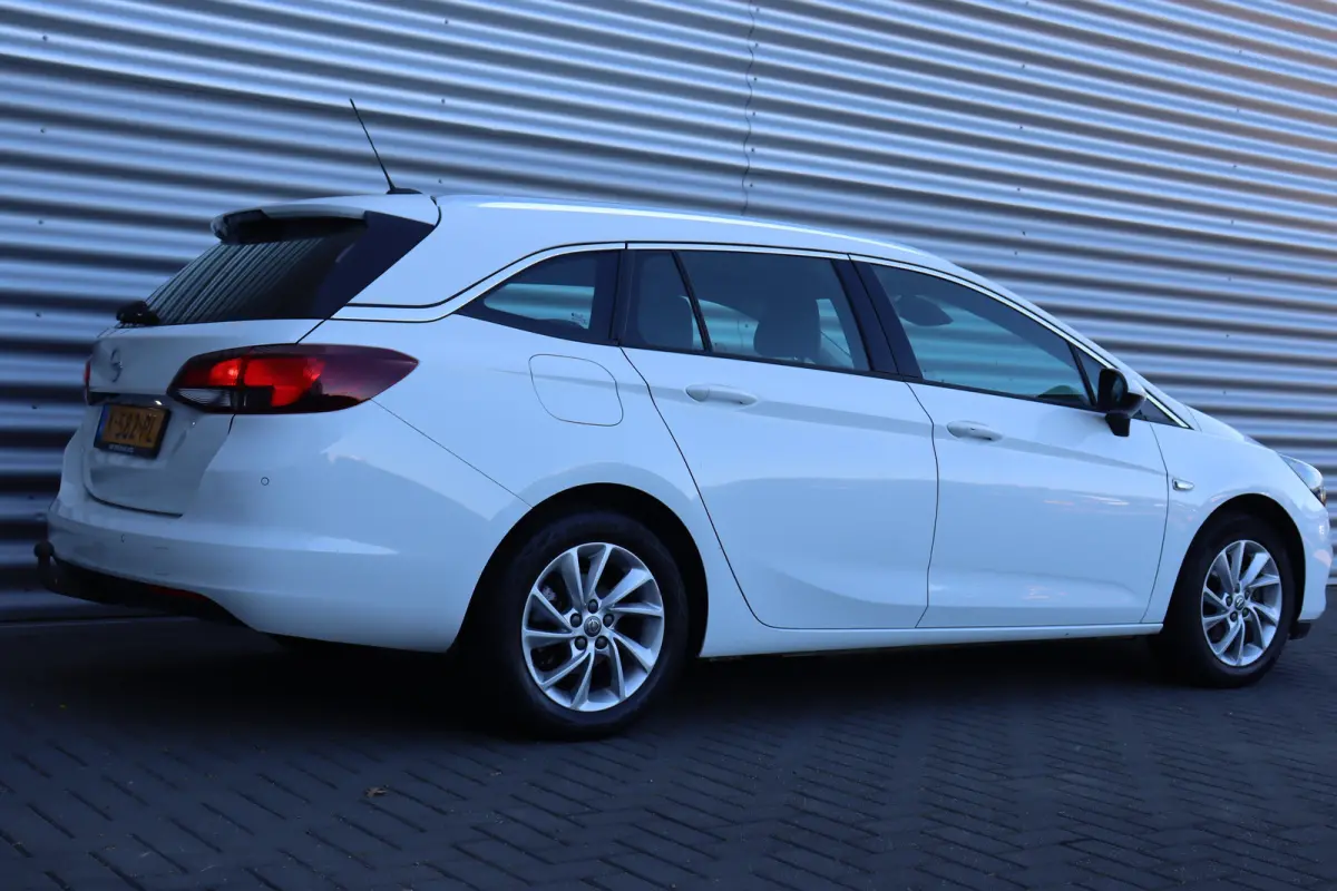 1.2 TURBO 130PK BUSINESS ELEGANCE / NAVI / LEDER / CLIMA / AGR / PDC / 16" LMV / CAMERA / WINTERPAKKET / KEYLESS / TREKHAAK / FULL-OPTIONS / 1E EIGENAAR / NIEUWSTAAT !!