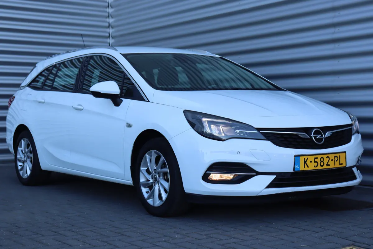 1.2 TURBO 130PK BUSINESS ELEGANCE / NAVI / LEDER / CLIMA / AGR / PDC / 16" LMV / CAMERA / WINTERPAKKET / KEYLESS / TREKHAAK / FULL-OPTIONS / 1E EIGENAAR / NIEUWSTAAT !!