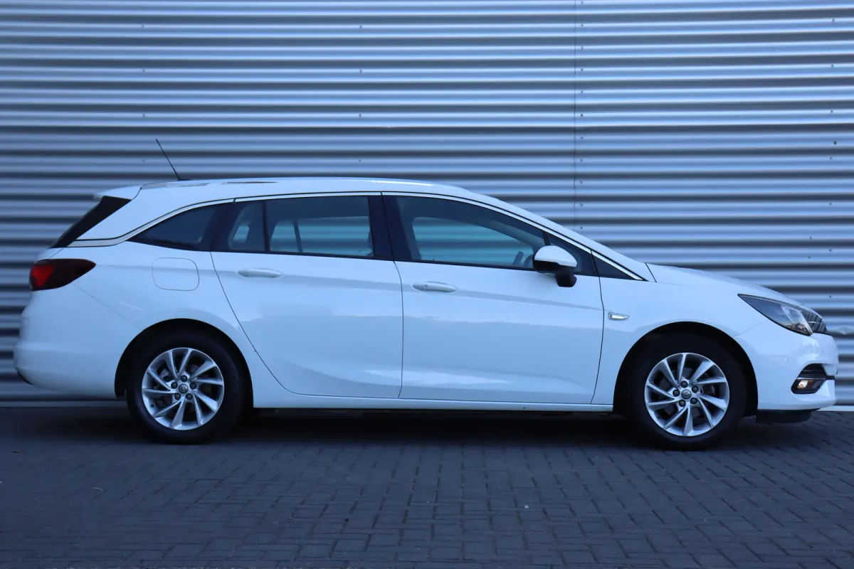 1.2 TURBO 130PK BUSINESS ELEGANCE / NAVI / LEDER / CLIMA / AGR / PDC / 16" LMV / CAMERA / WINTERPAKKET / KEYLESS / TREKHAAK / FULL-OPTIONS / 1E EIGENAAR / NIEUWSTAAT !!
