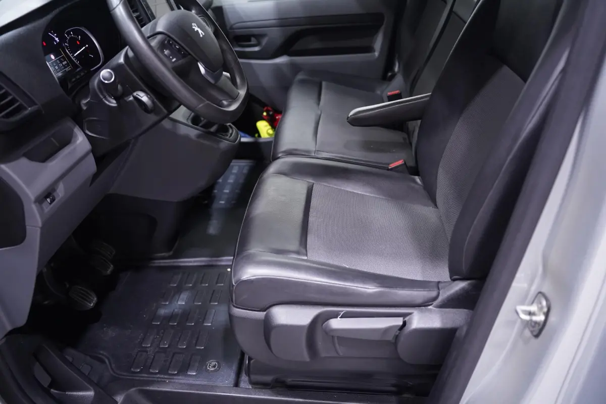 2.0 HDI 122 pk L3 Navi, Trekhaak, 17" LMV Airco, PDC achter, Multistuur, 3-Zits