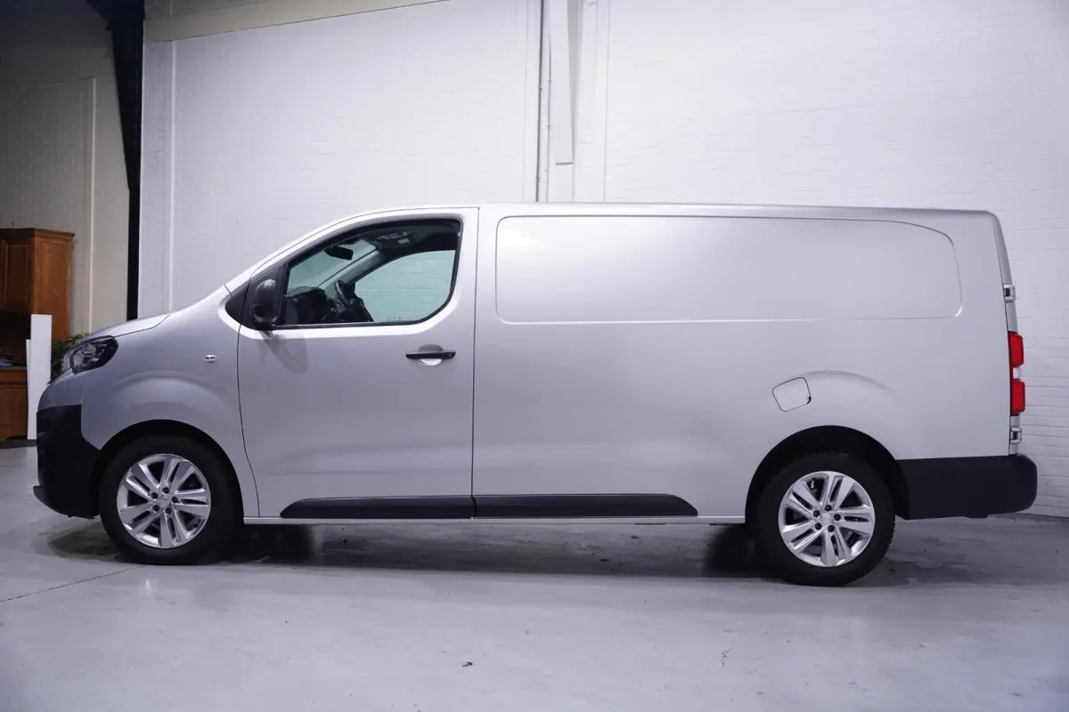 2.0 HDI 122 pk L3 Navi, Trekhaak, 17" LMV Airco, PDC achter, Multistuur, 3-Zits