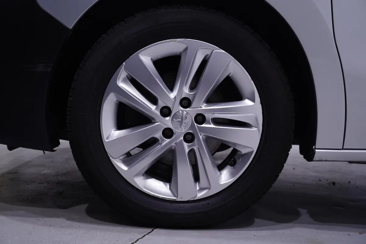 2.0 HDI 122 pk L3 Navi, Trekhaak, 17" LMV Airco, PDC achter, Multistuur, 3-Zits