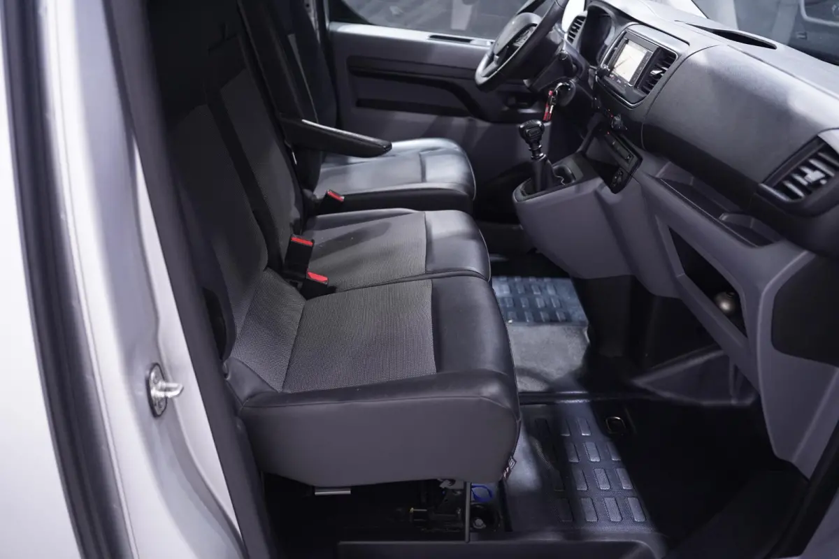 2.0 HDI 122 pk L3 Navi, Trekhaak, 17" LMV Airco, PDC achter, Multistuur, 3-Zits
