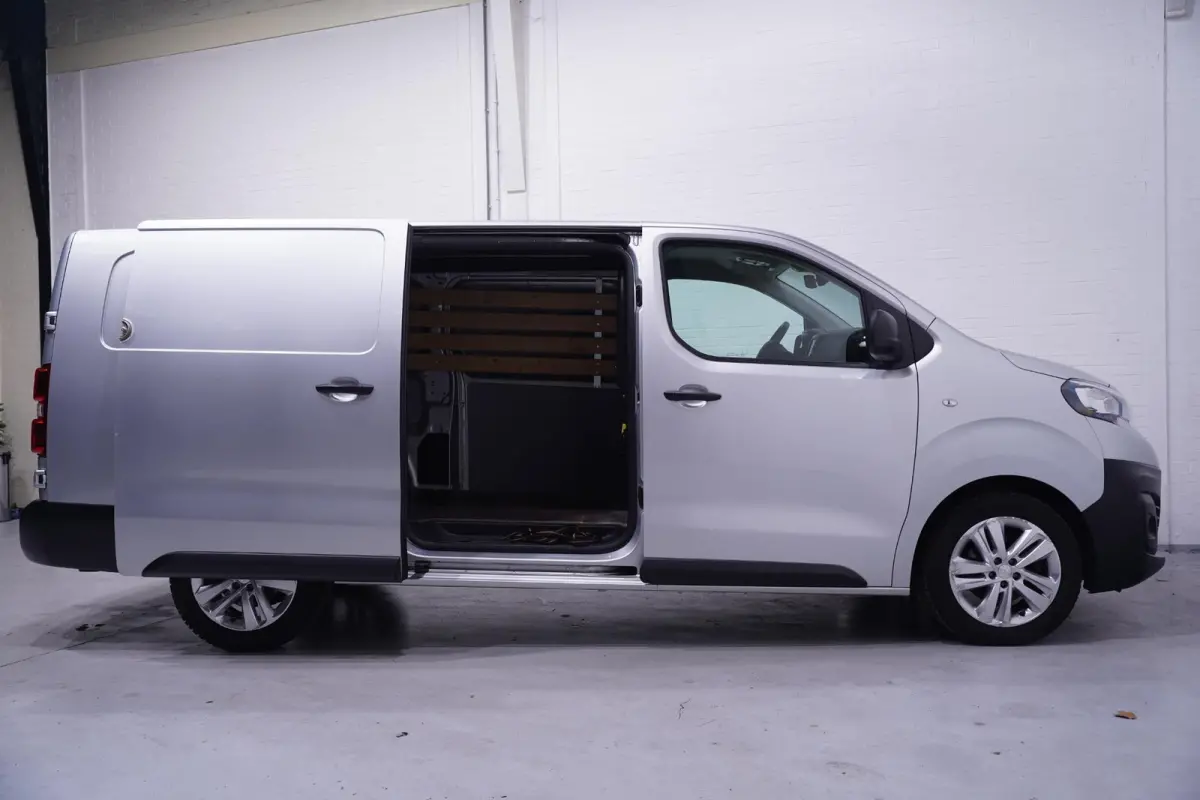 2.0 HDI 122 pk L3 Navi, Trekhaak, 17" LMV Airco, PDC achter, Multistuur, 3-Zits