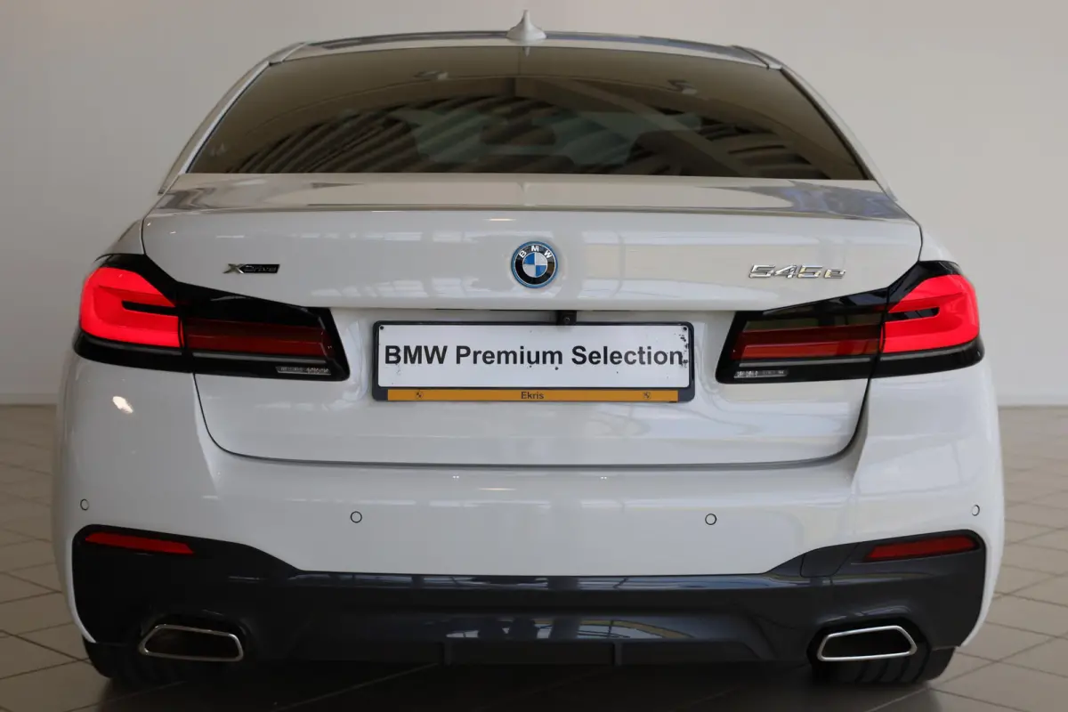 545e xDrive High Executive | M Sportpakket | Adaptieve Cruise Control | Stuurwiel verwarming | 19'' LMV