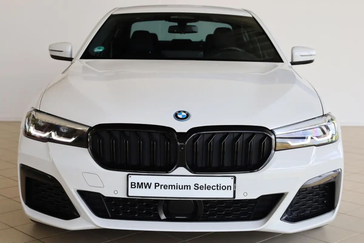 545e xDrive High Executive | M Sportpakket | Adaptieve Cruise Control | Stuurwiel verwarming | 19'' LMV