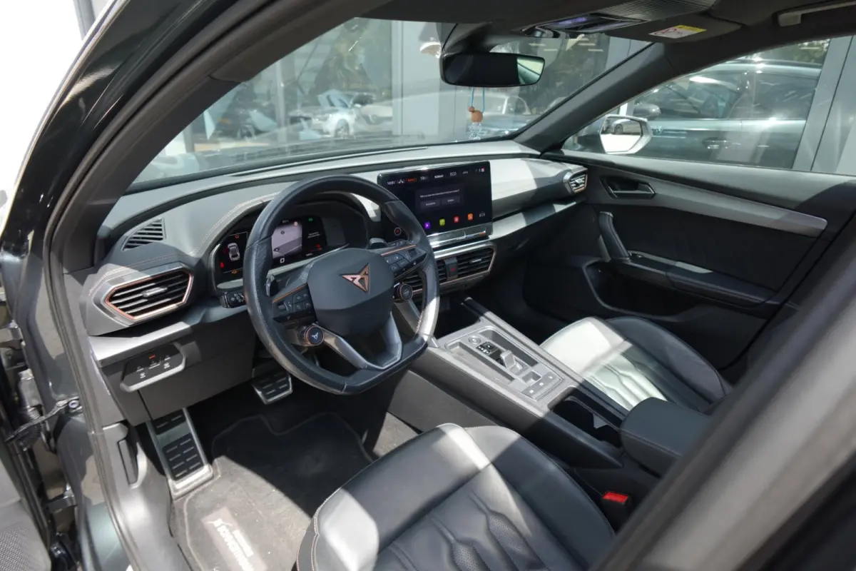 1.4 e-Hybrid VZ Copper Edition PANO KEYLESS 360