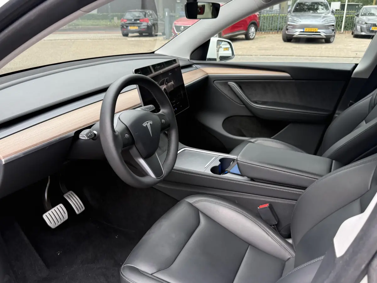 Performance AWD 75 kWh 21 INCH TURBINE VELGEN | TESLA GARANTIE T/M 01-2028 OF 80.000 KM | ACCU & AANDRIJFLIJN GARANTIE T/M 01-2032 OF 192.000 KM | ALL IN RIJKLAAR PRIJS |
