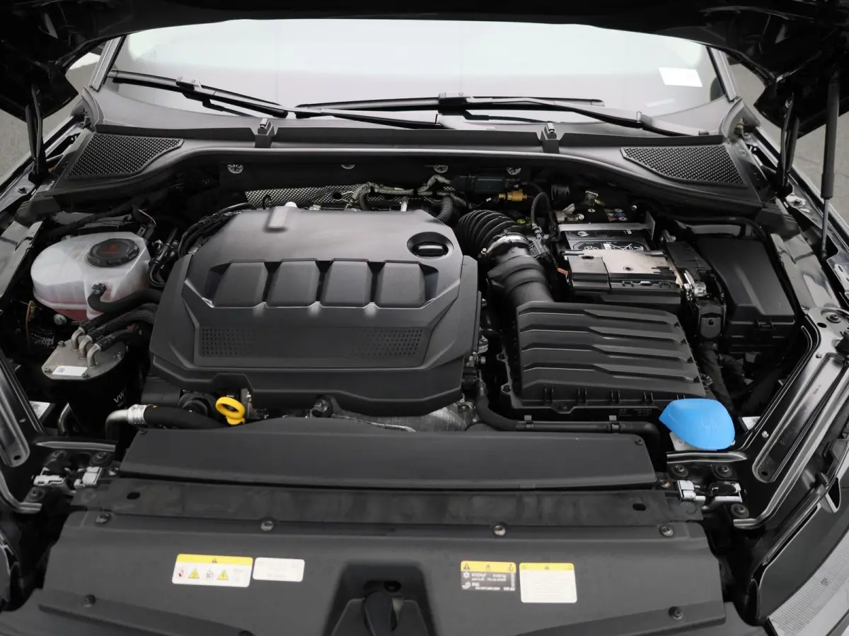 2.0 TDI AUTOMAAT | ELEKTRISCHE TREKHAAK | PARAPLU | LED | NAVIGATIE | APPLE CARPLAY | PDC | CRUISE | CLIMA | STOELVERWARING | 12 MAANDEN BOVAG GARANTIE |