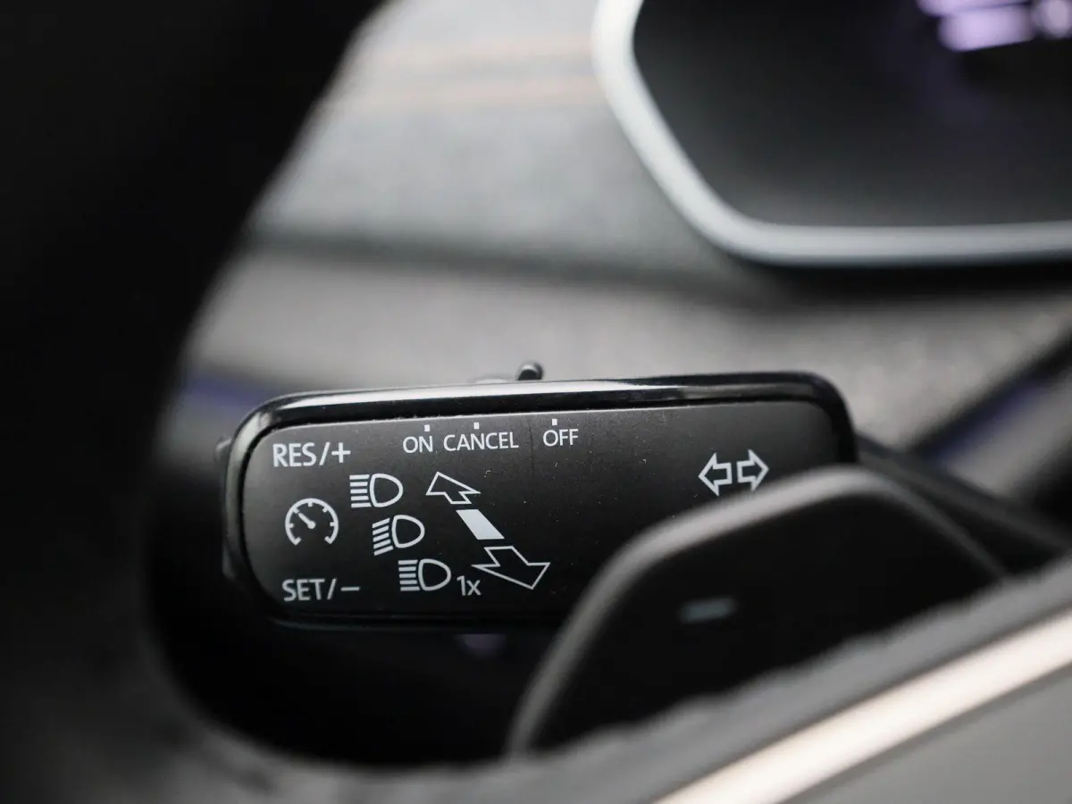 2.0 TDI AUTOMAAT | ELEKTRISCHE TREKHAAK | PARAPLU | LED | NAVIGATIE | APPLE CARPLAY | PDC | CRUISE | CLIMA | STOELVERWARING | 12 MAANDEN BOVAG GARANTIE |