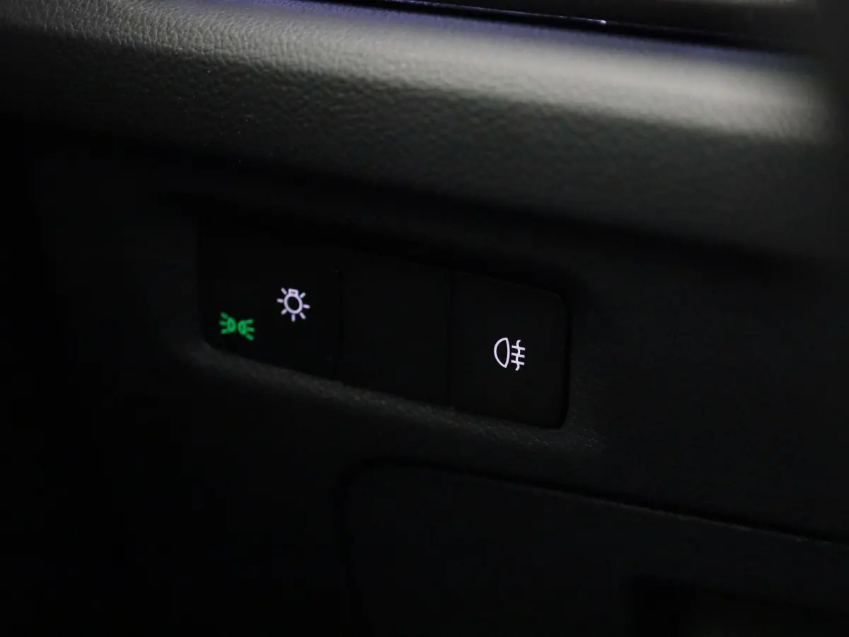 2.0 TDI AUTOMAAT | ELEKTRISCHE TREKHAAK | PARAPLU | LED | NAVIGATIE | APPLE CARPLAY | PDC | CRUISE | CLIMA | STOELVERWARING | 12 MAANDEN BOVAG GARANTIE |