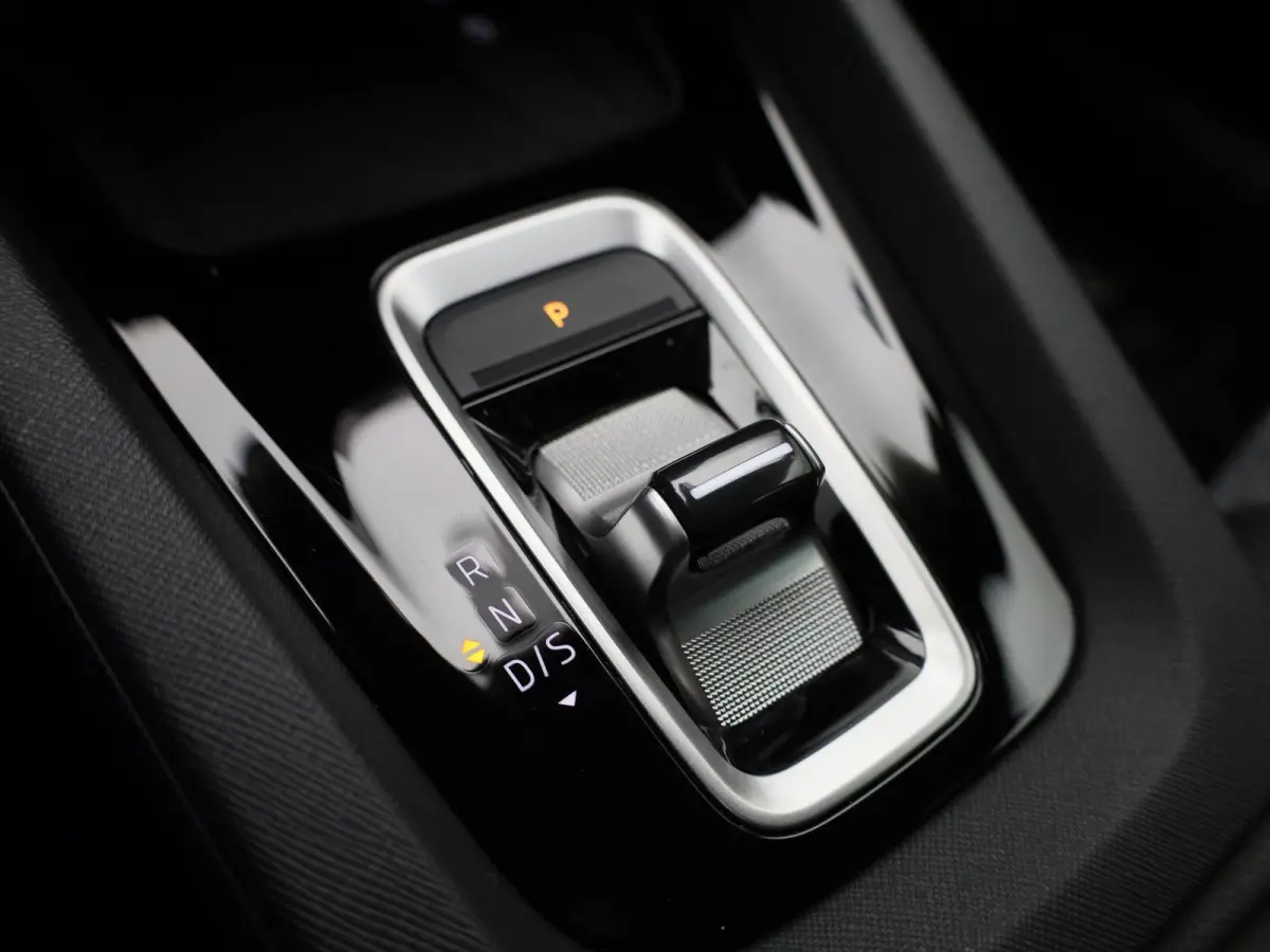 2.0 TDI AUTOMAAT | ELEKTRISCHE TREKHAAK | PARAPLU | LED | NAVIGATIE | APPLE CARPLAY | PDC | CRUISE | CLIMA | STOELVERWARING | 12 MAANDEN BOVAG GARANTIE |