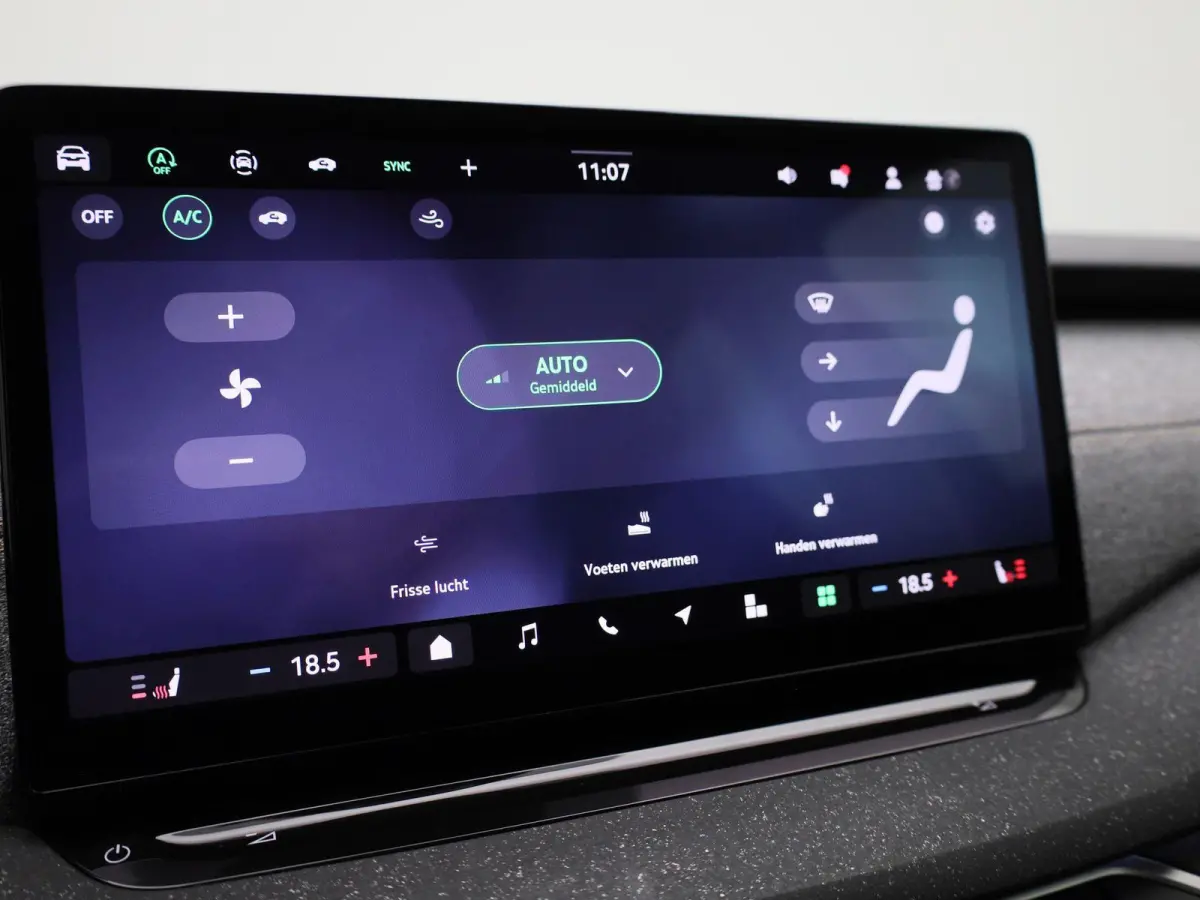 2.0 TDI AUTOMAAT | ELEKTRISCHE TREKHAAK | PARAPLU | LED | NAVIGATIE | APPLE CARPLAY | PDC | CRUISE | CLIMA | STOELVERWARING | 12 MAANDEN BOVAG GARANTIE |