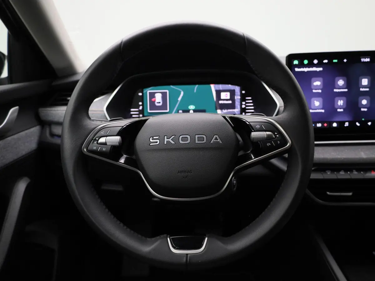 2.0 TDI AUTOMAAT | ELEKTRISCHE TREKHAAK | PARAPLU | LED | NAVIGATIE | APPLE CARPLAY | PDC | CRUISE | CLIMA | STOELVERWARING | 12 MAANDEN BOVAG GARANTIE |