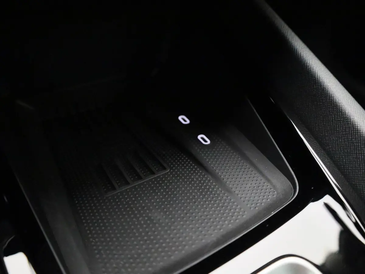2.0 TDI AUTOMAAT | ELEKTRISCHE TREKHAAK | PARAPLU | LED | NAVIGATIE | APPLE CARPLAY | PDC | CRUISE | CLIMA | STOELVERWARING | 12 MAANDEN BOVAG GARANTIE |