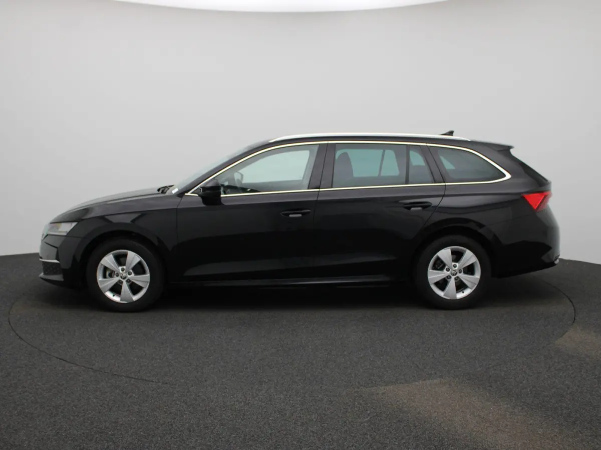 2.0 TDI AUTOMAAT | ELEKTRISCHE TREKHAAK | PARAPLU | LED | NAVIGATIE | APPLE CARPLAY | PDC | CRUISE | CLIMA | STOELVERWARING | 12 MAANDEN BOVAG GARANTIE |