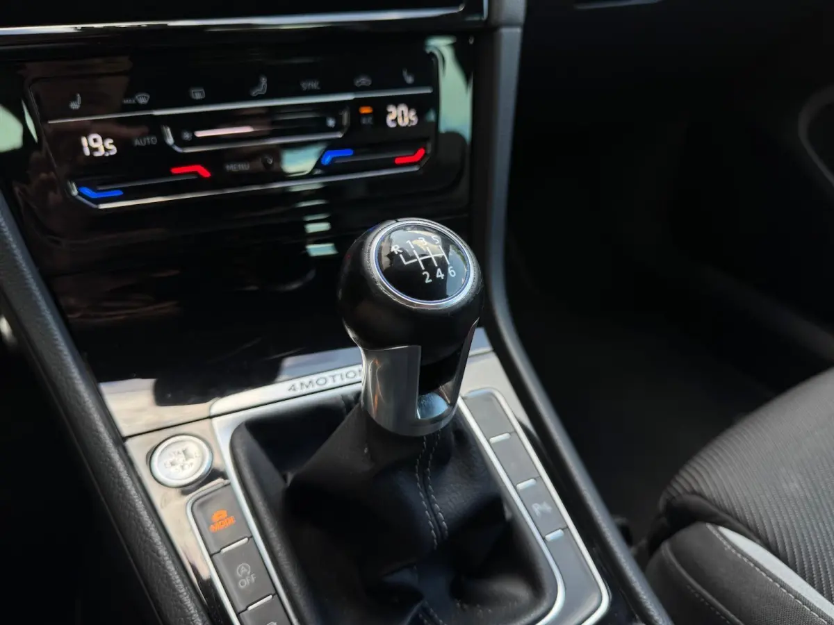 2.0 TSI R 4Motion Handgeschakeld! | Alcantara | LED | CarPlay | Navigatie | Cruise | Climate | Stoelverwarming