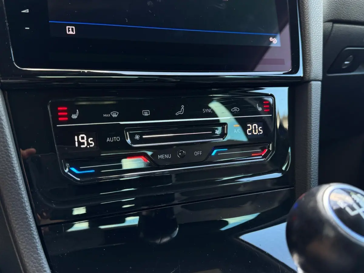 2.0 TSI R 4Motion Handgeschakeld! | Alcantara | LED | CarPlay | Navigatie | Cruise | Climate | Stoelverwarming