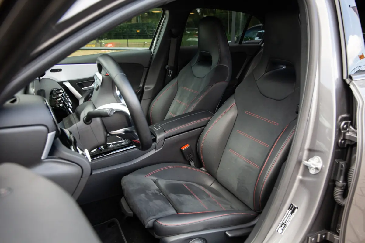 250 e Business Solution AMG Limited , Virtual cockpit, Sfeerverlichting, Achteruitrijcamera,