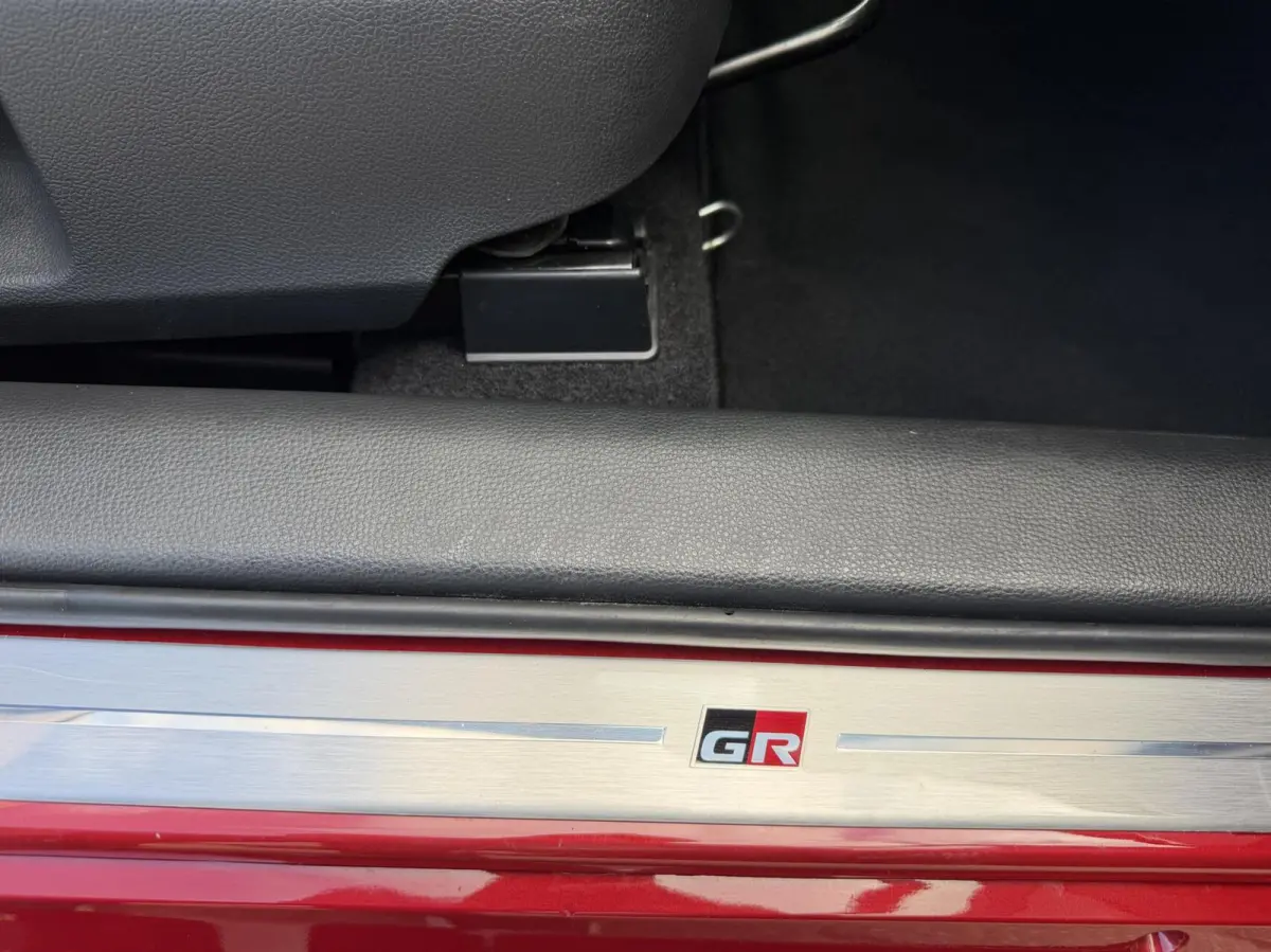 1.8 Hybrid GR-Sport