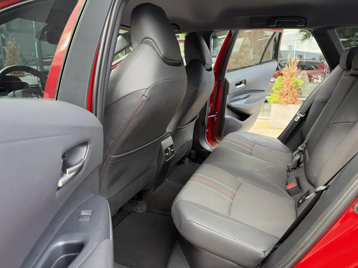 1.8 Hybrid GR-Sport
