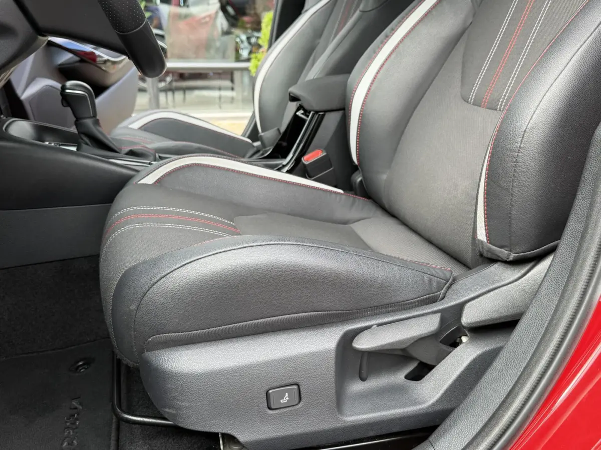 1.8 Hybrid GR-Sport