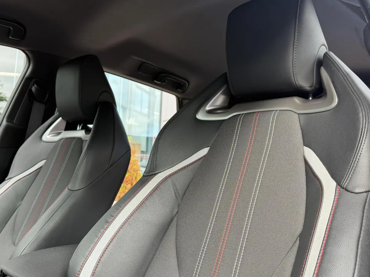 1.8 Hybrid GR-Sport