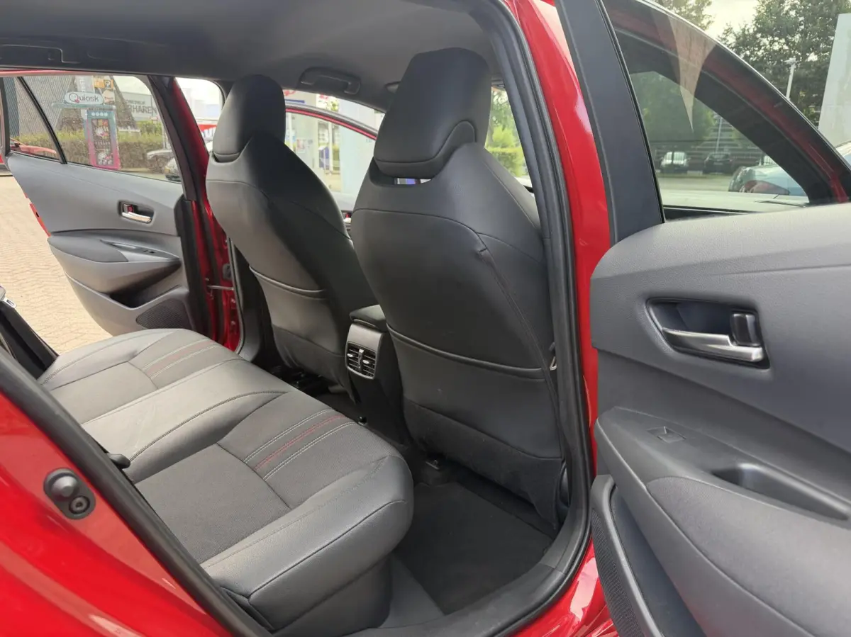 1.8 Hybrid GR-Sport