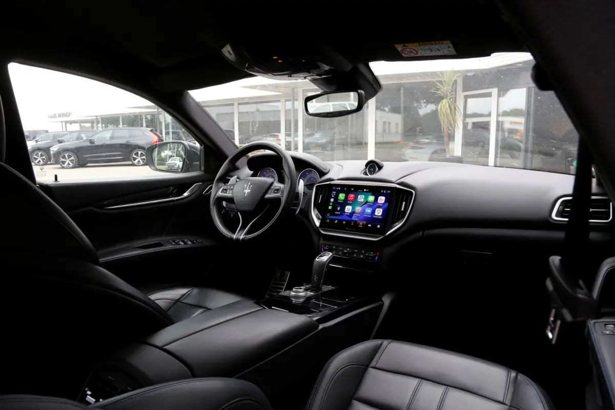2.0 MHEV GranLusso*Perfect Maserati Onderh.*Softclose/Dubbel Glas/ACC met stuurhulp/H&K/DAB/Apple Carplay-Android/Keyless Entry+Go/Camera/Stoelverw./Stuurverw./Memorie/VOL*