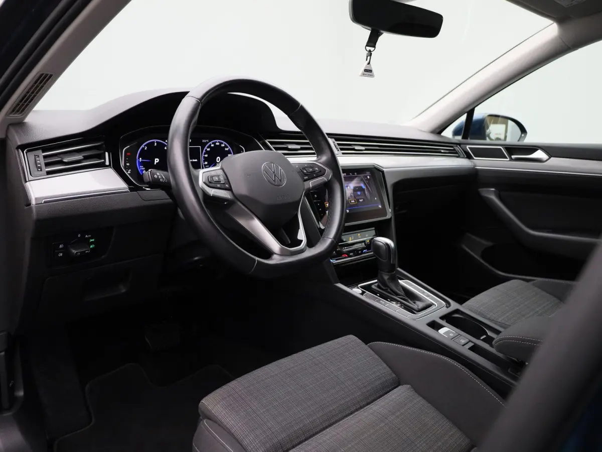 2.0 TDI 90kW DSG Style Business AUTOMAAT | VIRTUEEL | NAVIGATIE | CAMERA | PDC | SPORTSTOELEN | APPLE CARPLAY | ADAPTIEVE CRUISE | CLIMA | 12 MAANDEN  BOVAG GARANTIE |