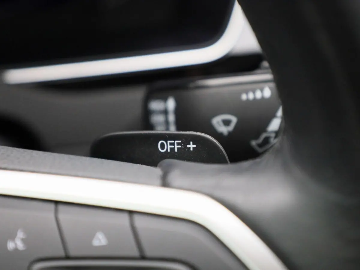 2.0 TDI 90kW DSG Style Business AUTOMAAT | VIRTUEEL | NAVIGATIE | CAMERA | PDC | SPORTSTOELEN | APPLE CARPLAY | ADAPTIEVE CRUISE | CLIMA | 12 MAANDEN  BOVAG GARANTIE |