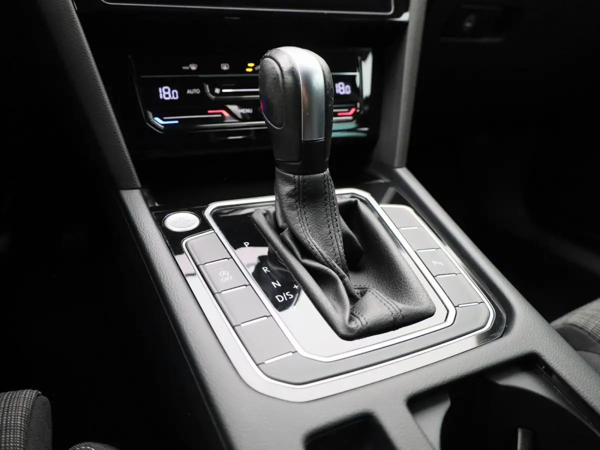 2.0 TDI 90kW DSG Style Business AUTOMAAT | VIRTUEEL | NAVIGATIE | CAMERA | PDC | SPORTSTOELEN | APPLE CARPLAY | ADAPTIEVE CRUISE | CLIMA | 12 MAANDEN  BOVAG GARANTIE |