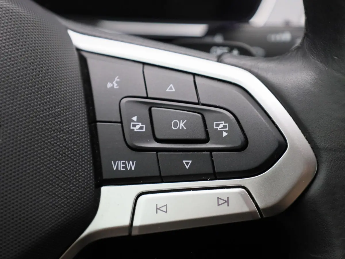 2.0 TDI 90kW DSG Style Business AUTOMAAT | VIRTUEEL | NAVIGATIE | CAMERA | PDC | SPORTSTOELEN | APPLE CARPLAY | ADAPTIEVE CRUISE | CLIMA | 12 MAANDEN  BOVAG GARANTIE |