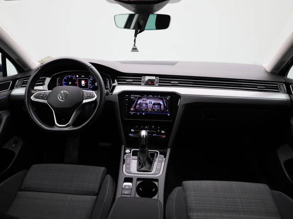 2.0 TDI 90kW DSG Style Business AUTOMAAT | VIRTUEEL | NAVIGATIE | CAMERA | PDC | SPORTSTOELEN | APPLE CARPLAY | ADAPTIEVE CRUISE | CLIMA | 12 MAANDEN  BOVAG GARANTIE |