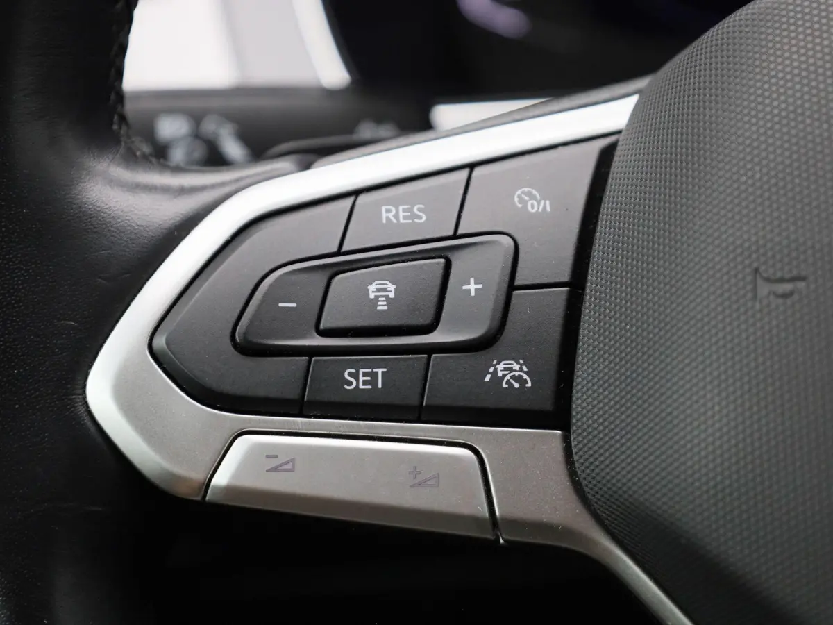 2.0 TDI 90kW DSG Style Business AUTOMAAT | VIRTUEEL | NAVIGATIE | CAMERA | PDC | SPORTSTOELEN | APPLE CARPLAY | ADAPTIEVE CRUISE | CLIMA | 12 MAANDEN  BOVAG GARANTIE |