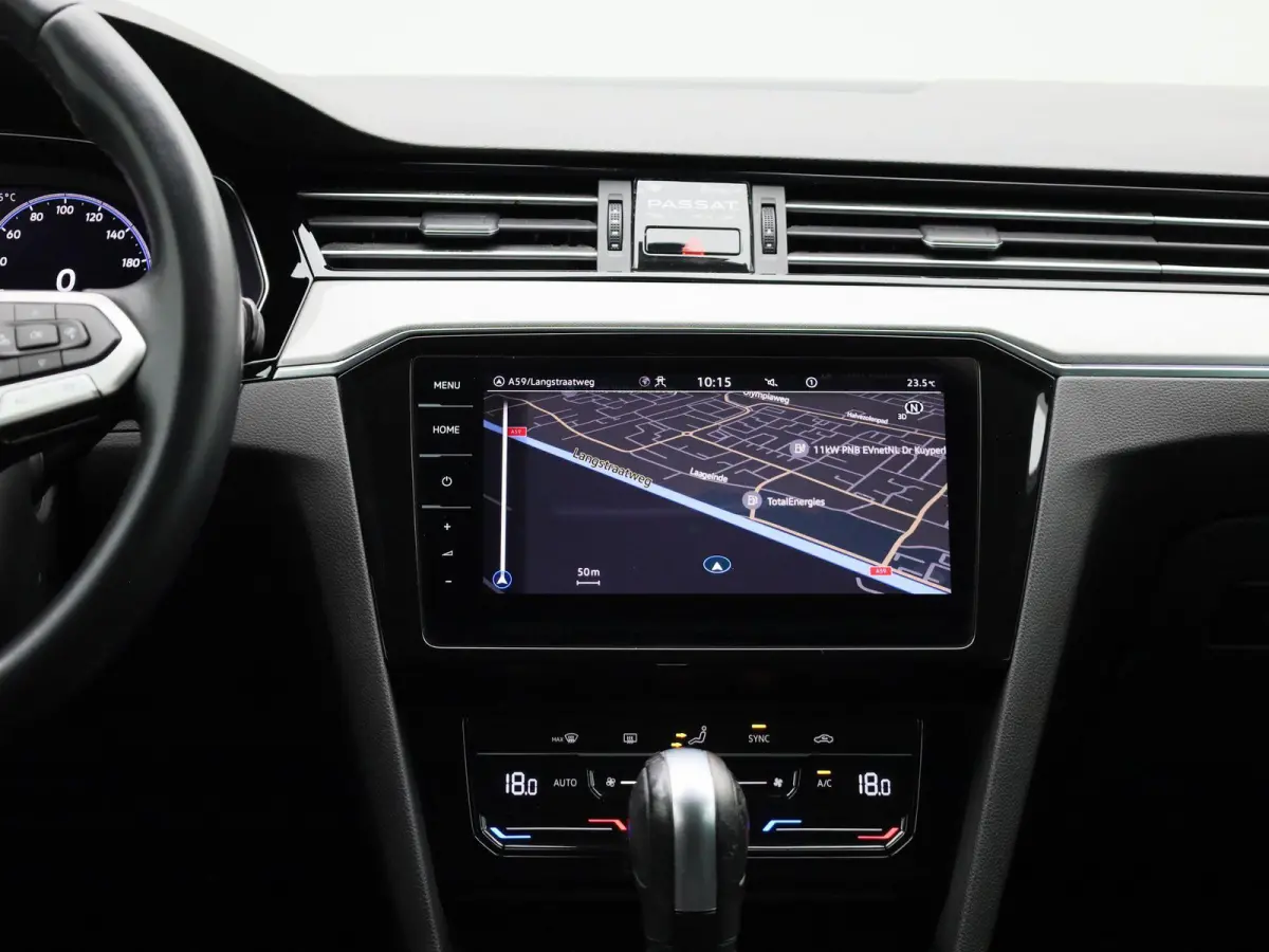 2.0 TDI 90kW DSG Style Business AUTOMAAT | VIRTUEEL | NAVIGATIE | CAMERA | PDC | SPORTSTOELEN | APPLE CARPLAY | ADAPTIEVE CRUISE | CLIMA | 12 MAANDEN  BOVAG GARANTIE |