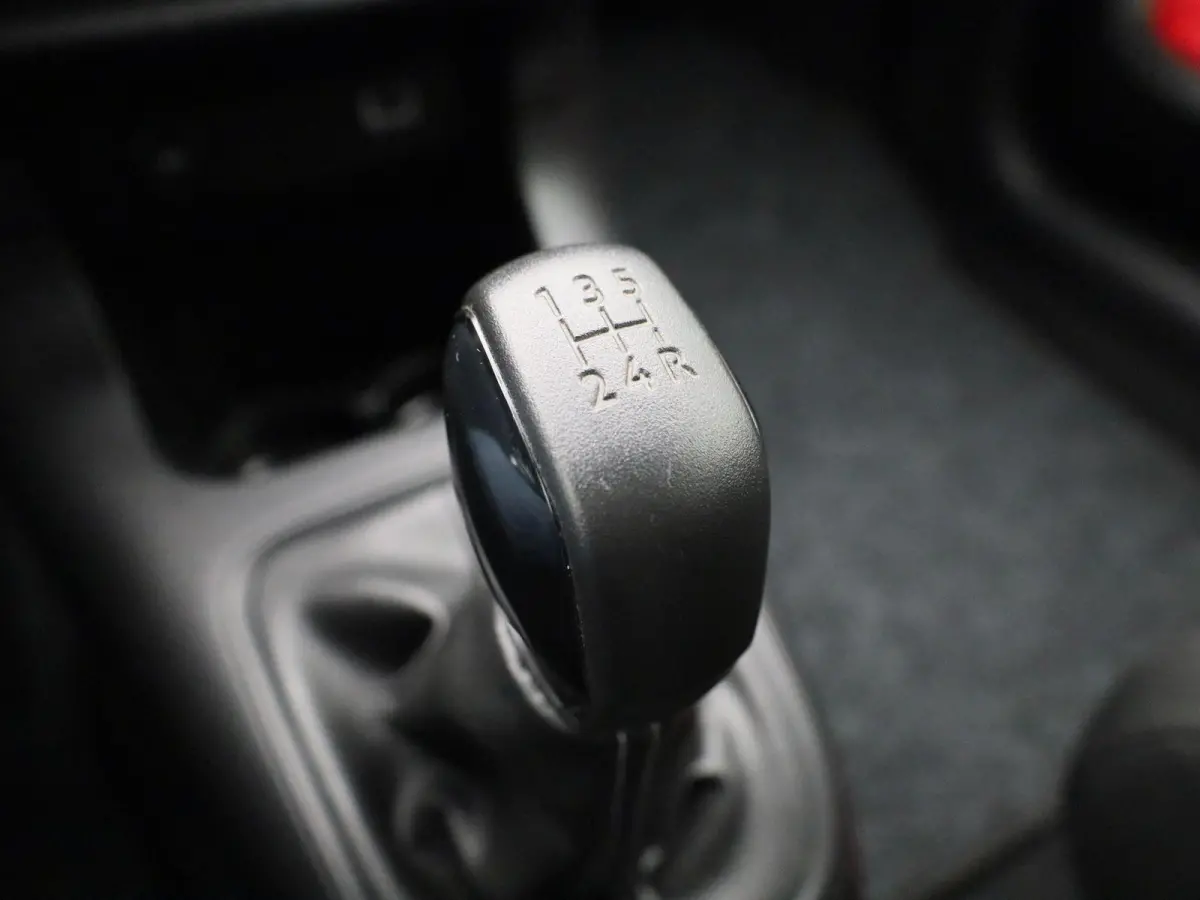 1.2 PureTech Feel | APPLE CARPLAY - ANDROID AUTO | NAVIGATIE | CRUISE CONTROL | CLIMATE CONTROL |