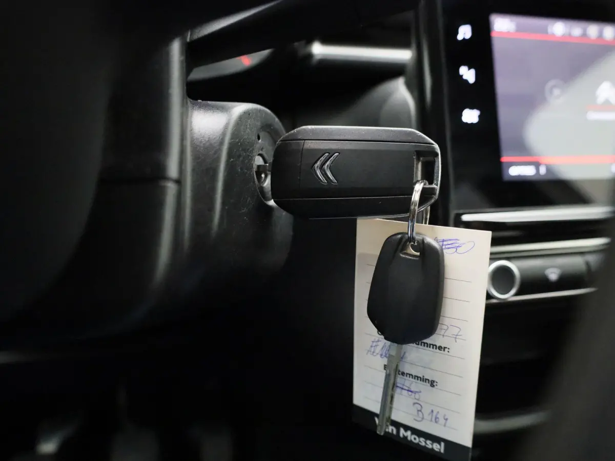 1.2 PureTech Feel | APPLE CARPLAY - ANDROID AUTO | NAVIGATIE | CRUISE CONTROL | CLIMATE CONTROL |