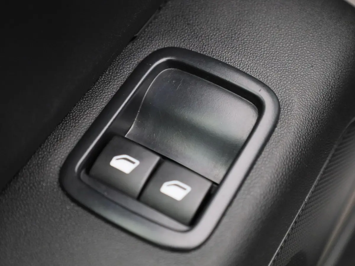 1.2 PureTech Feel | APPLE CARPLAY - ANDROID AUTO | NAVIGATIE | CRUISE CONTROL | CLIMATE CONTROL |
