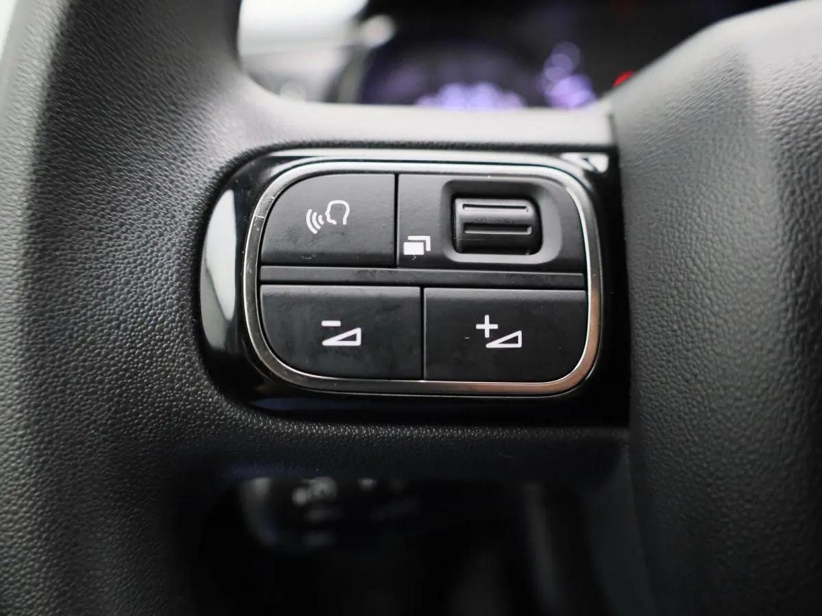 1.2 PureTech Feel | APPLE CARPLAY - ANDROID AUTO | NAVIGATIE | CRUISE CONTROL | CLIMATE CONTROL |
